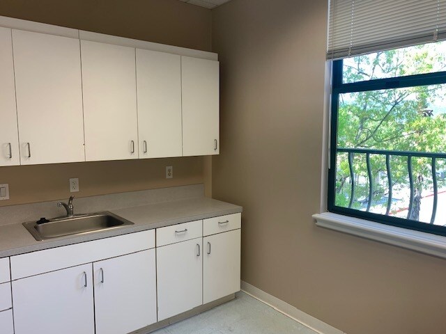 More Photos Of 349 Main St, Pleasanton Storefront Retail Office For Lease