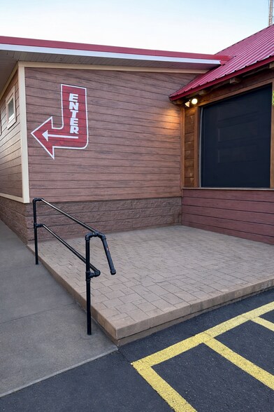 More Photos Of 1607 Magnolia Ave, Buena Vista General Retail For Sale