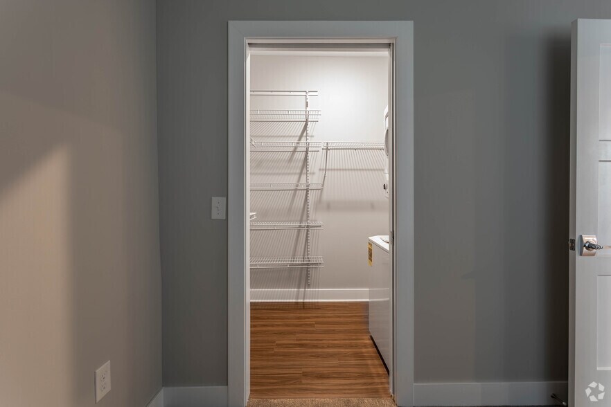 More Photos Of 120 E 5th Ave, Columbus Apartments For Lease