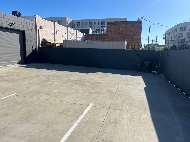 More Photos Of 1160 N Las Palmas Ave, Los Angeles Loft Creative Space For Lease