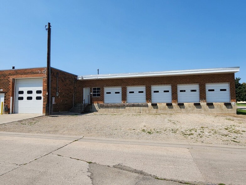 More Photos Of 708-712 S Jefferson Ave, Mason City Warehouse For Sale