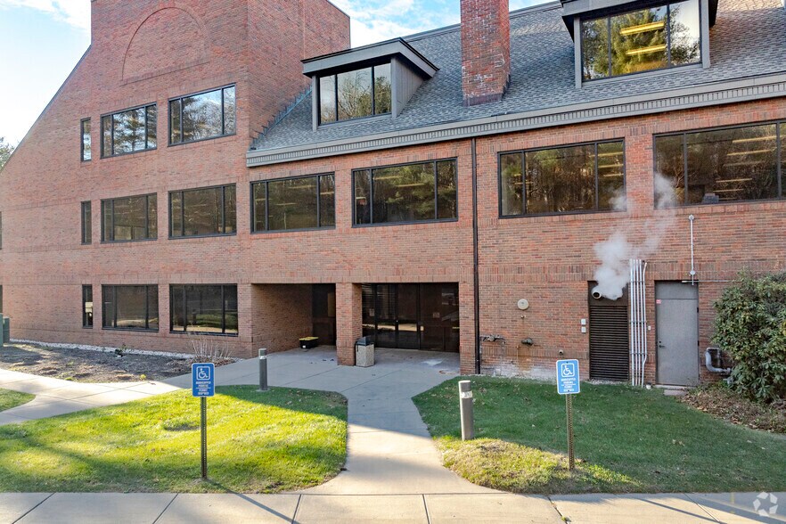 More Photos Of 22 Waterville Rd, Avon Medical For Sale