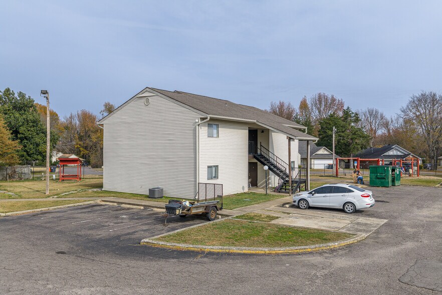 More Photos Of 401 N Cumberland Ave, Russellville Apartments For Sale