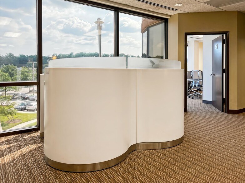 More Photos Of 100 West Rd, Towson Coworking Space