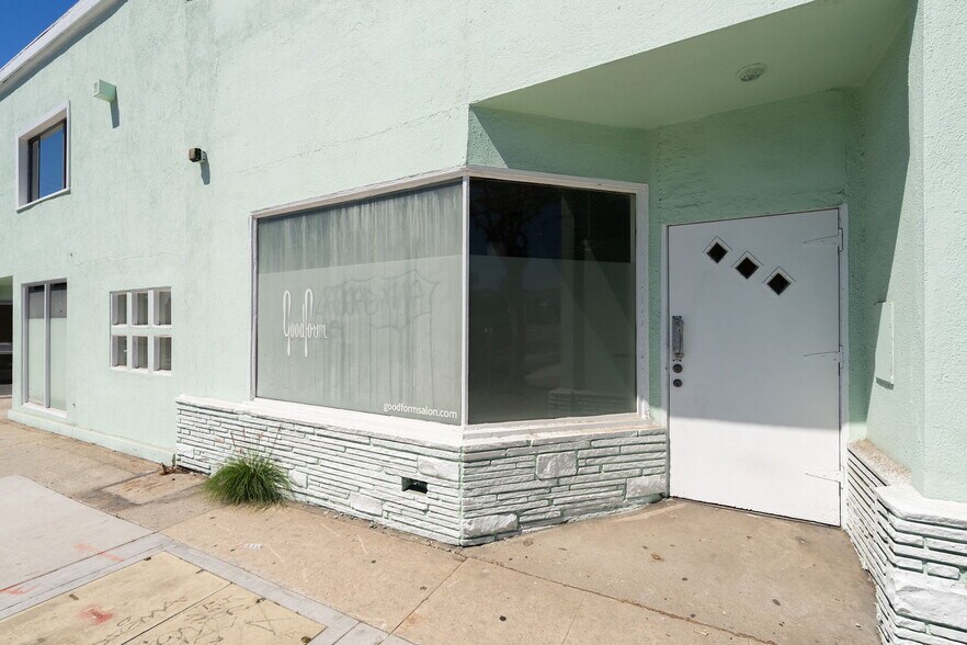 More Photos Of 723-727 N Fairfax Ave, Los Angeles General Retail For Lease