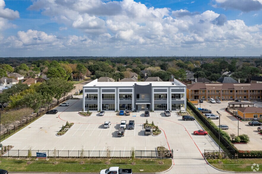 More Photos Of 10726 Huffmeister Road, Cypress Office For Lease