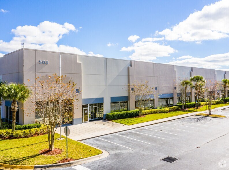 More Photos Of 230 Sunport Ln, Orlando Unknown For Lease