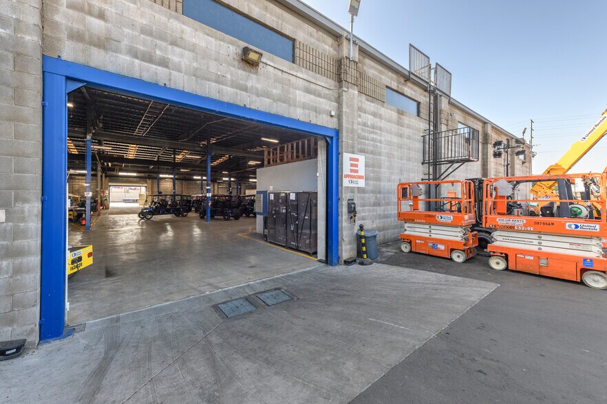 More Photos Of 10232-10234 Glenoaks Blvd, Pacoima Warehouse For Sale
