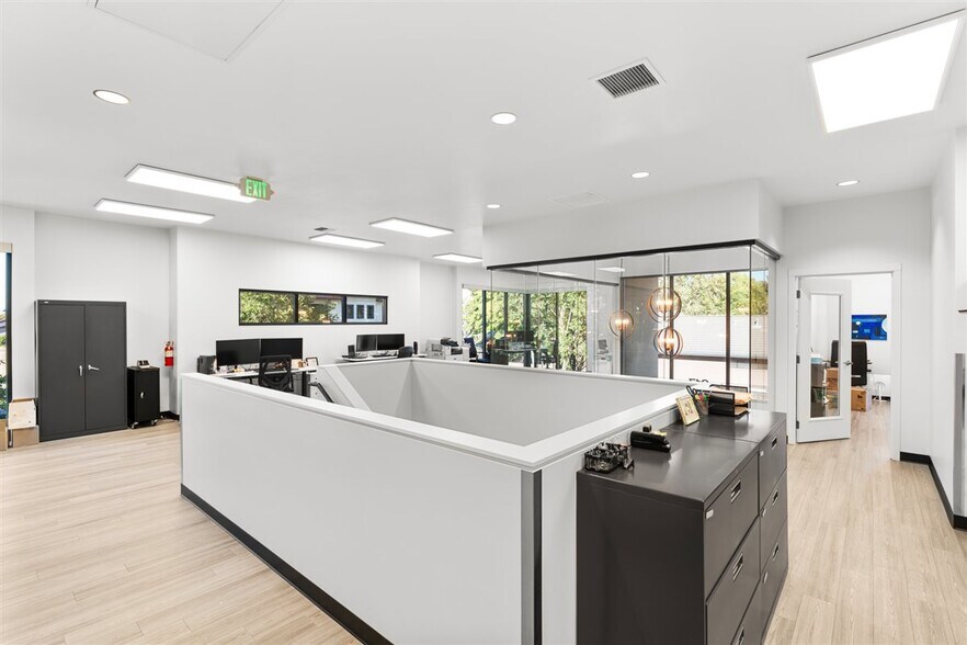 More Photos Of 817 Ohare Pky, Medford Loft Creative Space For Sale