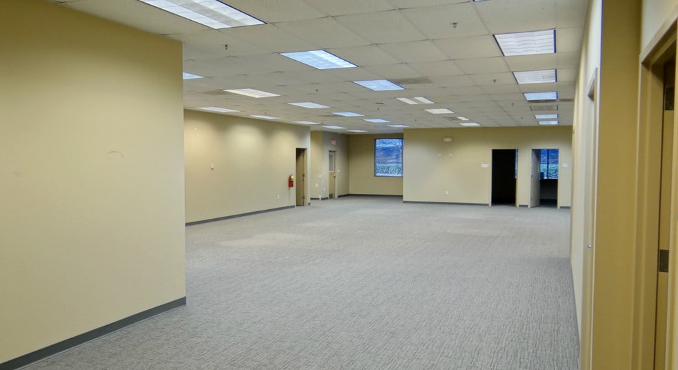 More Photos Of 8610 Air Park West Dr, Charlotte Warehouse For Lease