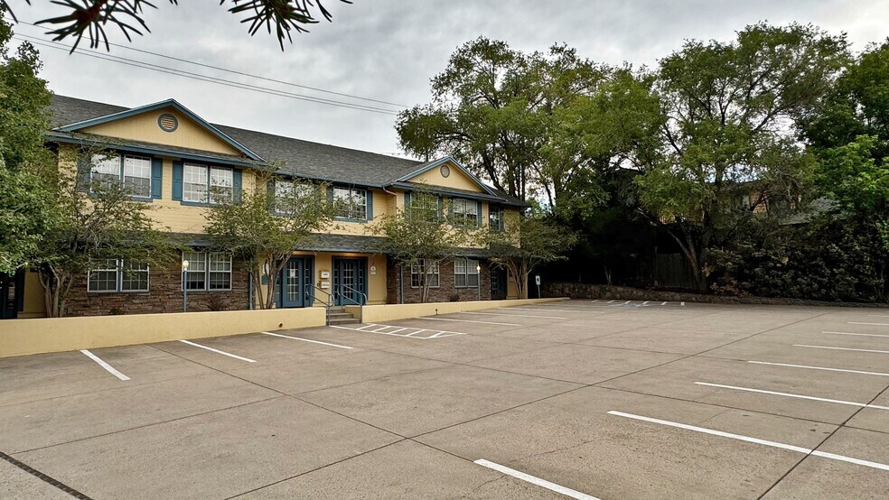 More Photos Of 408 N Kendrick St, Flagstaff Medical For Lease