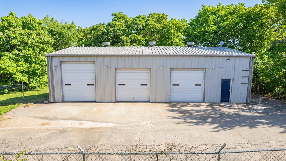 Primary Photo Of 414 Highway 42, Osage Beach Flex For Lease