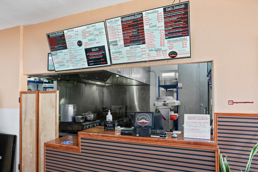 More Photos Of 916-918 N Coast Highway 101, Encinitas Restaurant For Sale