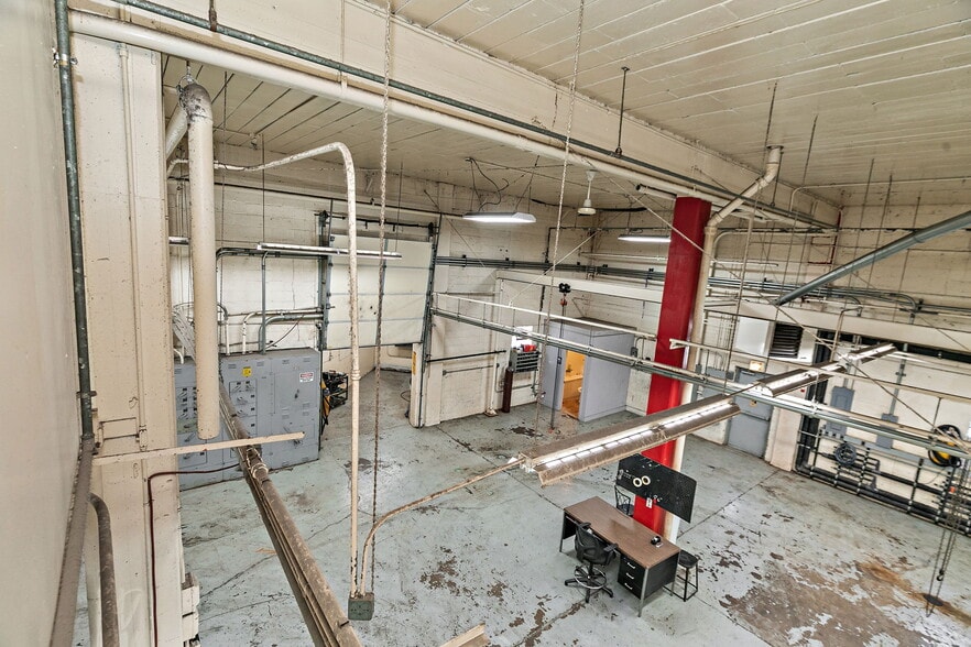 More Photos Of 303 Elgin Ave, Elgin Industrial For Sale