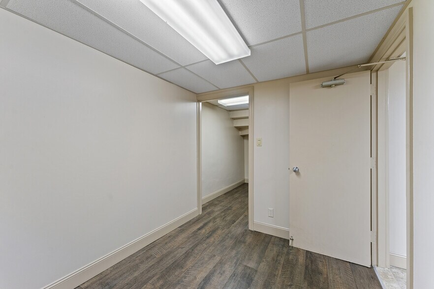 More Photos Of 403 Tenney Ave, Campbell Bank For Sale