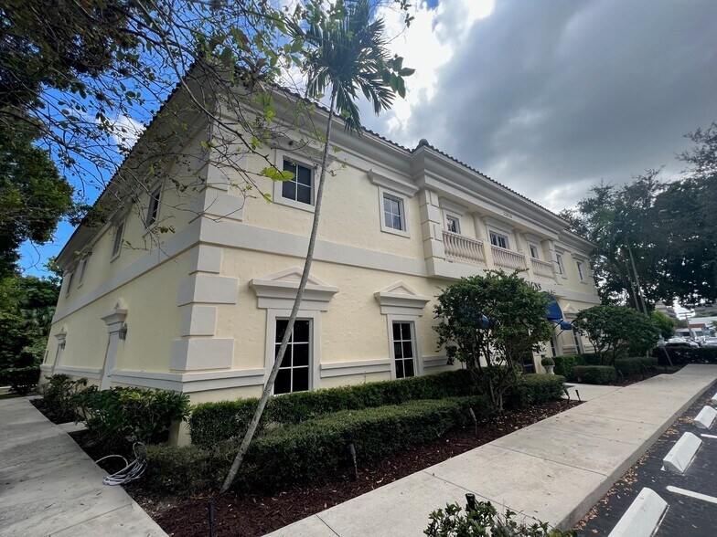 More Photos Of 12010 US Highway 1, North Palm Beach Medical For Sale