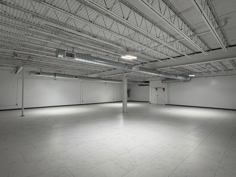 More Photos Of 5901 Allday Dr, Houston Warehouse For Lease