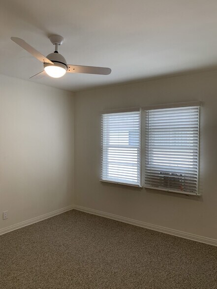 More Photos Of 1042 S Bedford St, Los Angeles Apartments For Sale
