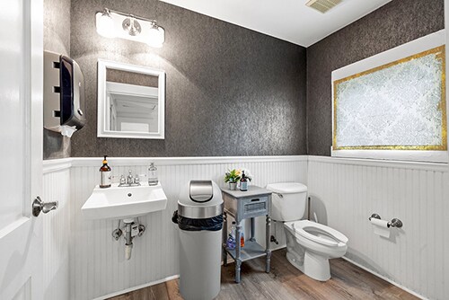 More Photos Of 306 E Oak Ave, Tampa Office For Sale