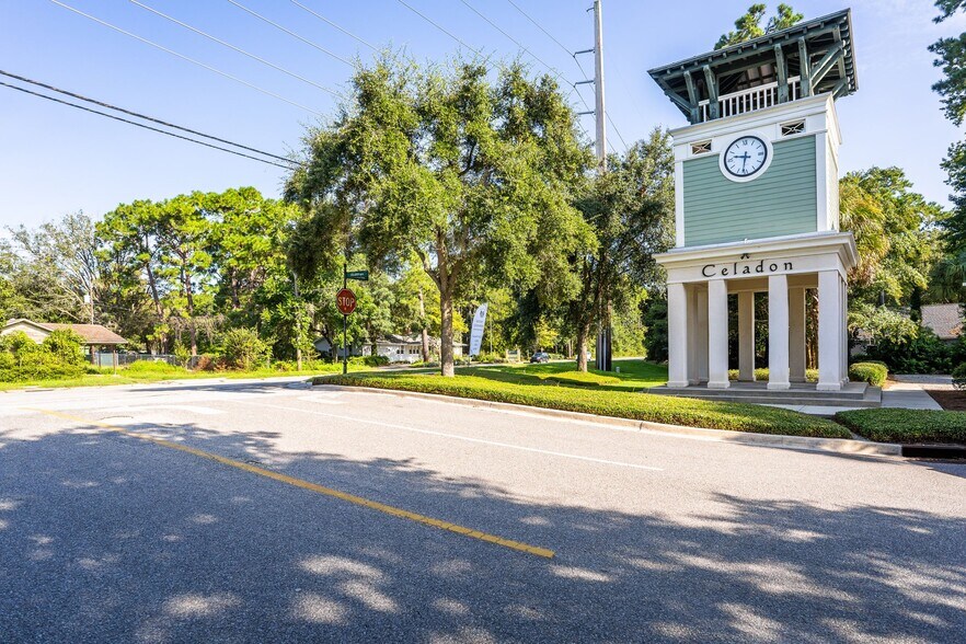 More Photos Of 12 Celadon Dr, Beaufort Storefront Retail Office For Lease
