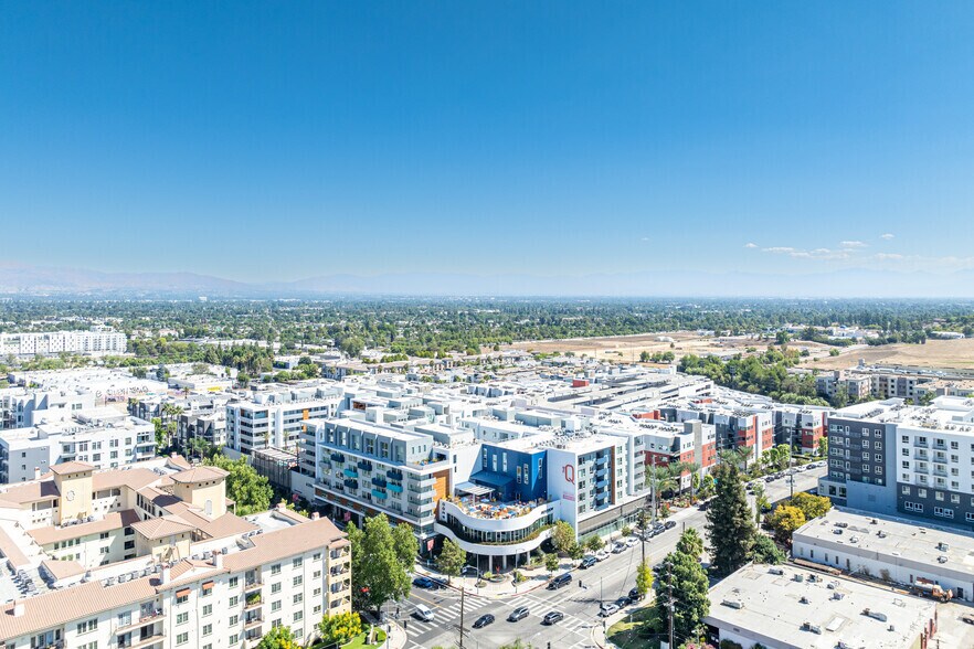 More Photos Of 6200 Variel Ave, Woodland Hills Apartments For Lease