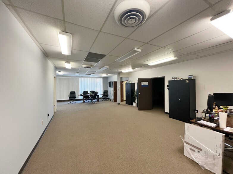 More Photos Of 441 W Broad St, Pataskala Warehouse For Sale