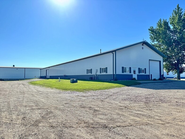 Primary Photo Of 27082 S Mueller Ave, Sioux Falls Flex For Lease