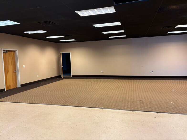 More Photos Of 2825-2845 Southampton Rd, Philadelphia Industrial For Sale