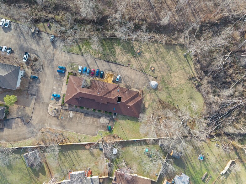 More Photos Of 6 Halsted Cir, Rogers Office For Lease