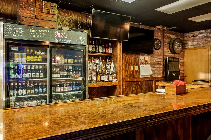 More Photos Of 209 W Main St, Genoa Bar For Sale