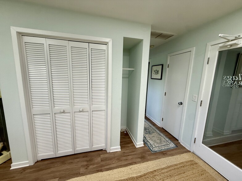 More Photos Of 1411 S 14th St, Fernandina Beach Office For Lease