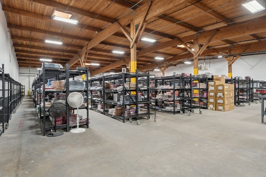 More Photos Of 999 W 1500 S, Woods Cross Warehouse For Lease