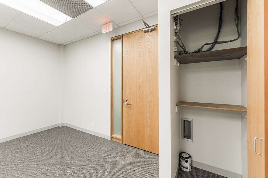 More Photos Of 290 Springfield Dr, Bloomingdale Medical For Lease