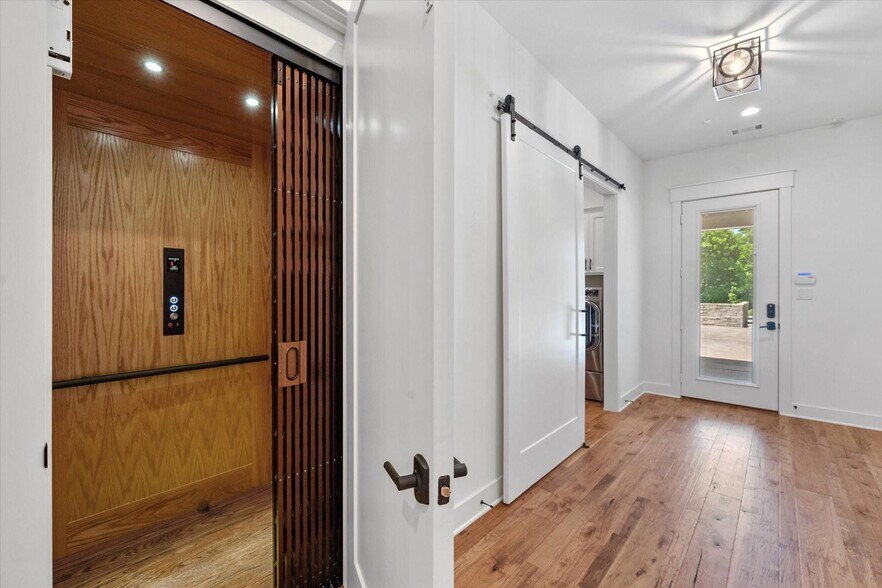 More Photos Of 121 Elm, Kerens Lodge Meeting Hall For Sale
