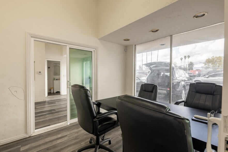 More Photos Of 19739-19749 Sherman Way, Canoga Park Storefront For Sale