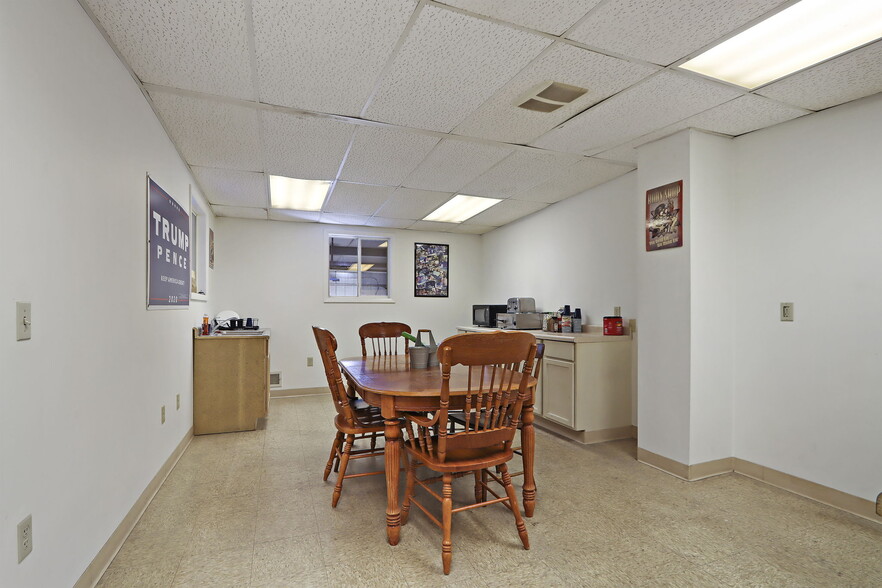 More Photos Of 1206 Washington Rd, Kenosha Auto Repair For Sale