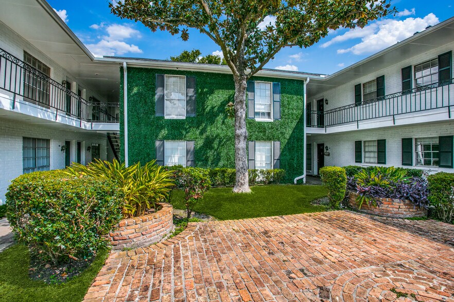 More Photos Of 8900 Chimney Rock Rd, Houston Apartments For Sale