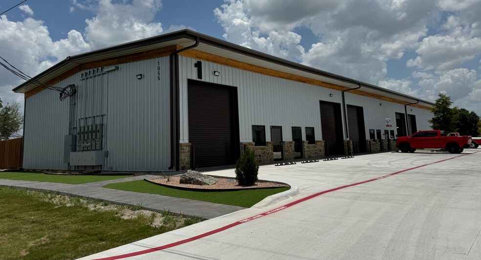 More Photos Of 1055 FM 2623, Seguin Showroom For Lease