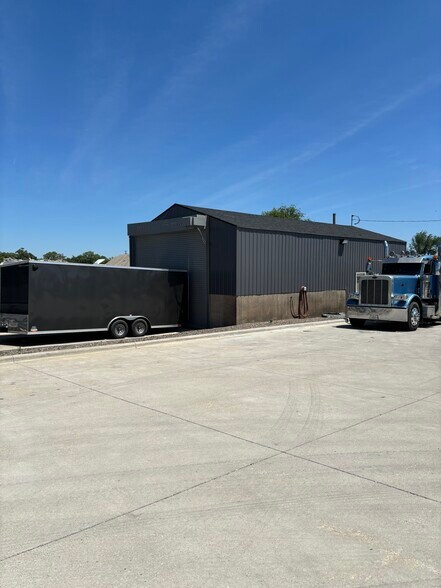 More Photos Of 3701 State St, Bettendorf Industrial For Sale