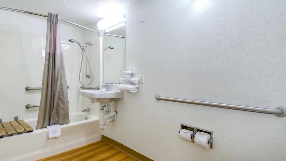 More Photos Of 2470 S Garey Ave, Pomona Hotel For Sale