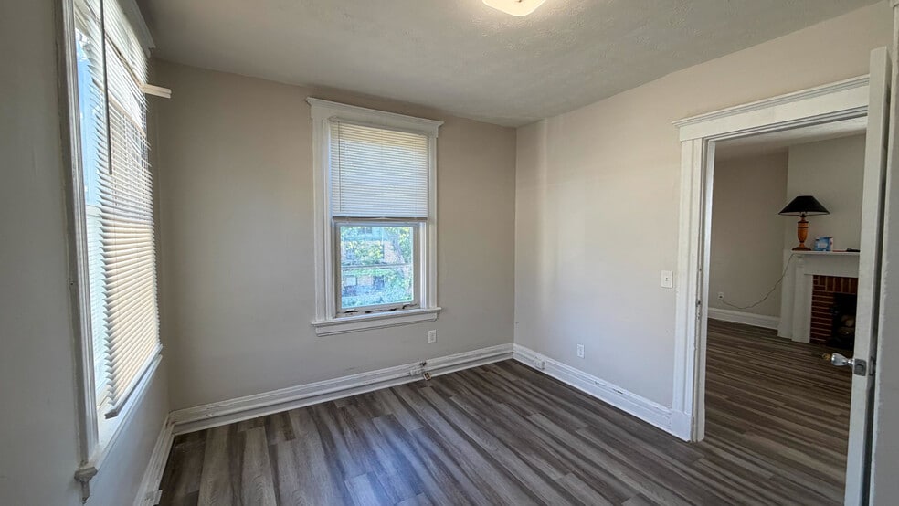 More Photos Of 275 McCormick Pl, Cincinnati Apartments For Sale