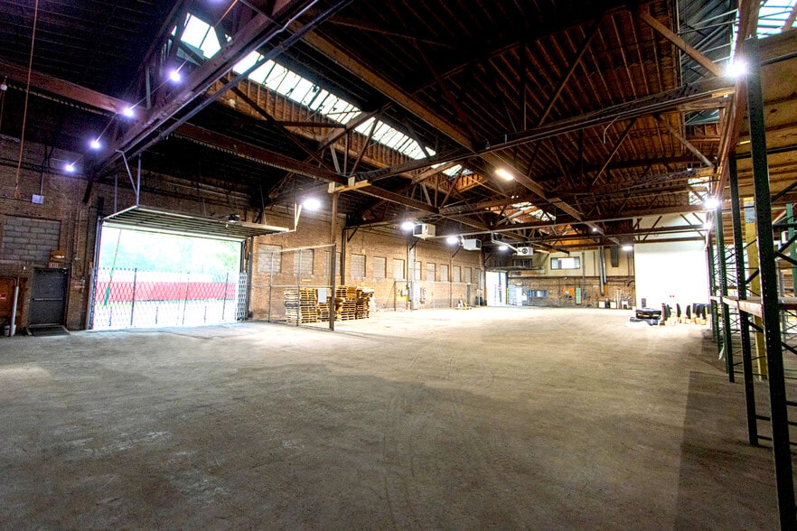 More Photos Of 1201-1275 S Campbell Ave, Chicago Warehouse For Lease