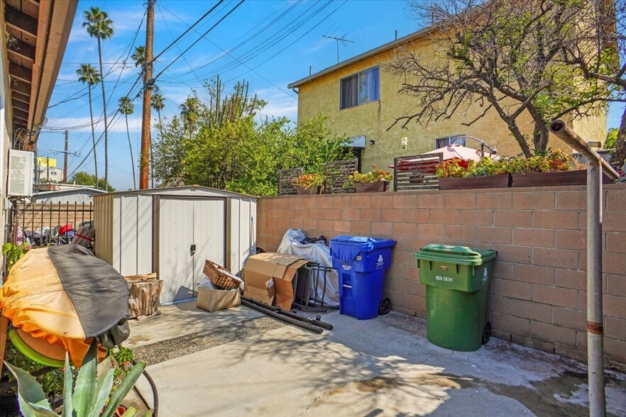 More Photos Of 2737 Avenue 30, Los Angeles Apartments For Sale