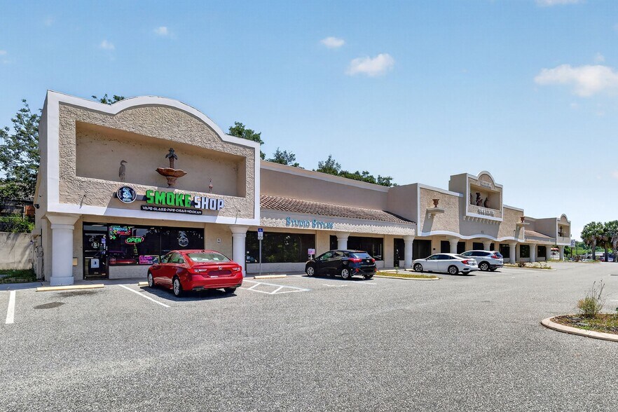 More Photos Of 1450 E North Blvd, Leesburg General Retail For Lease