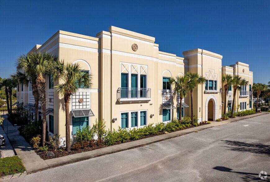 More Photos Of 2970 University Pky, Sarasota Office For Lease
