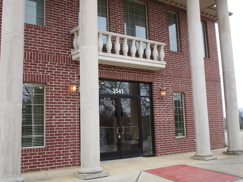 More Photos Of 3541 Teasley Ln, Denton Office For Lease