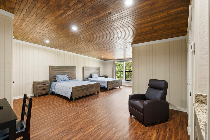More Photos Of 397 VZ County Road 3611, Edgewood Sports And Entertainment For Sale
