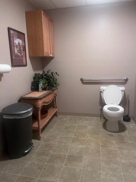 More Photos Of 871 W King St, Shippensburg Office For Lease