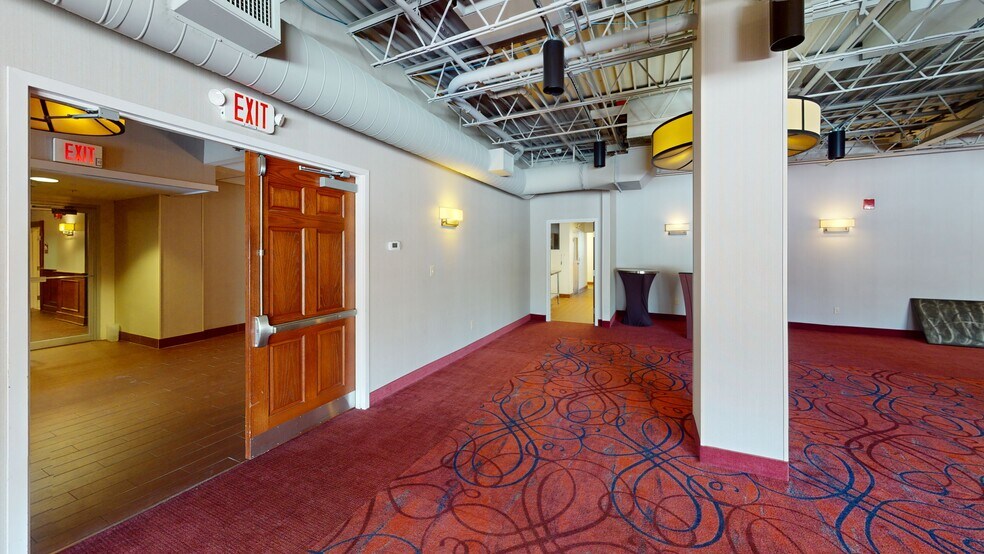 More Photos Of 21 Front St, Manchester Sports And Entertainment For Lease