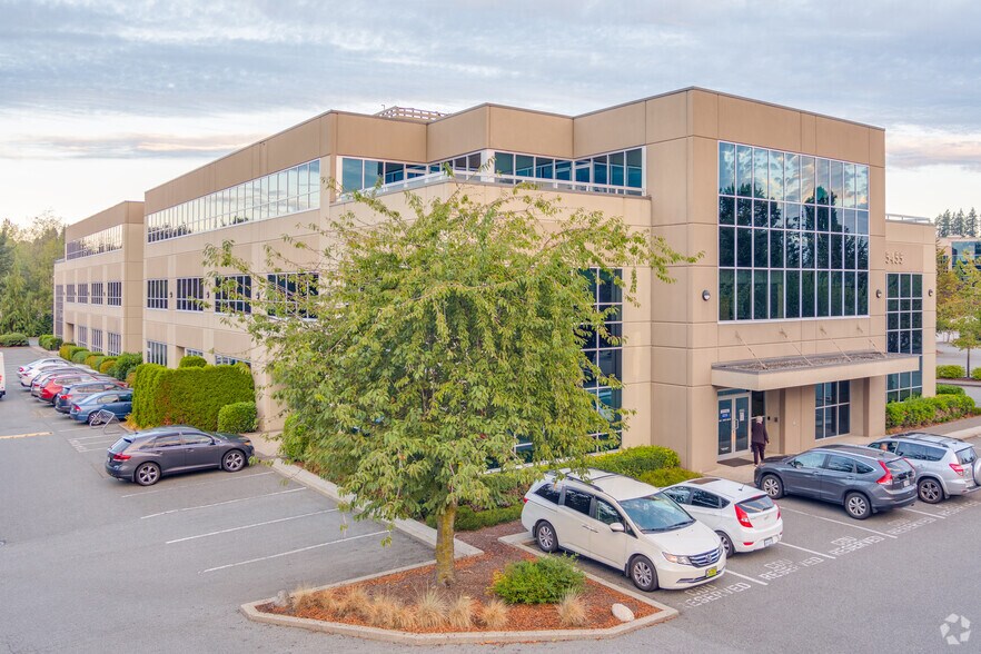 Primary Photo Of 5455-5477 152 St, Surrey Coworking Space